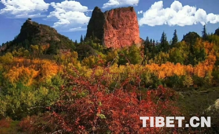 青海黄南州:碧水丹山坎布拉