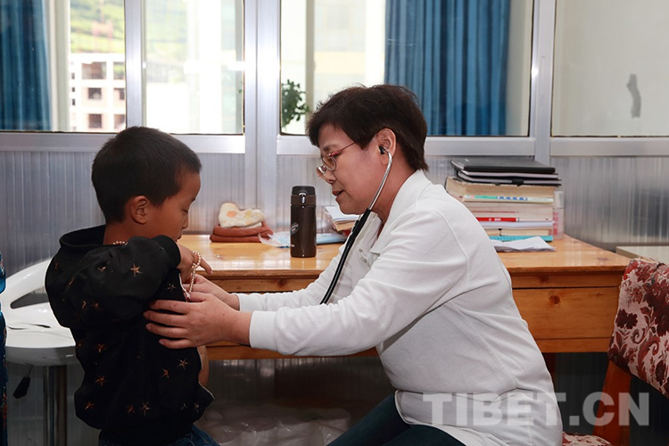 【不忘初心 回望甘南】北京医疗专家为先心病