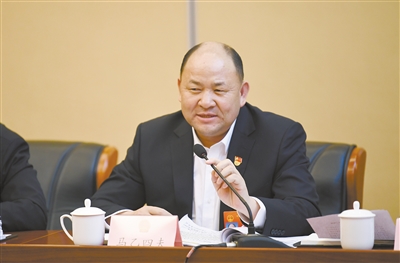 青海省代表委员热议政府工作报告