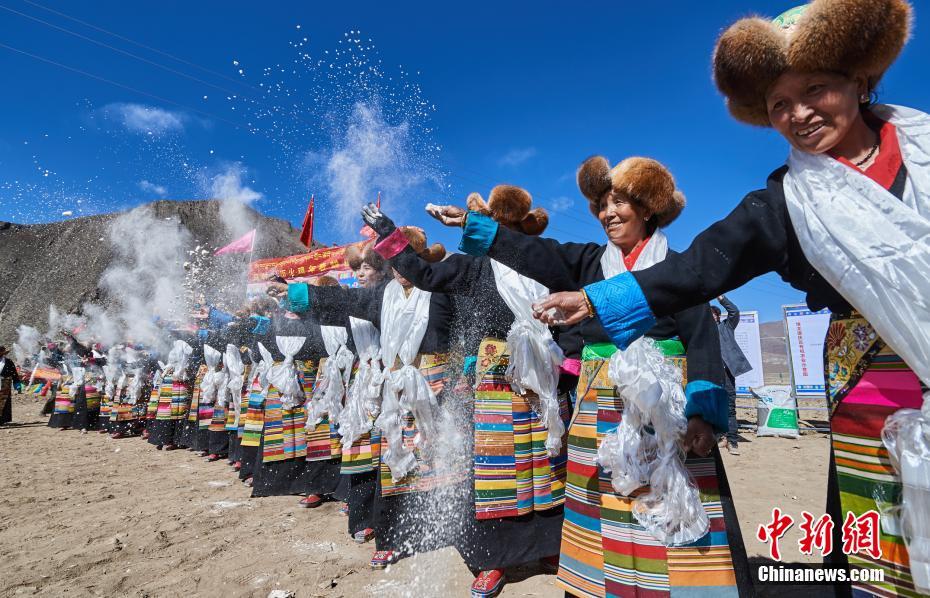 西藏举行传统春耕仪式