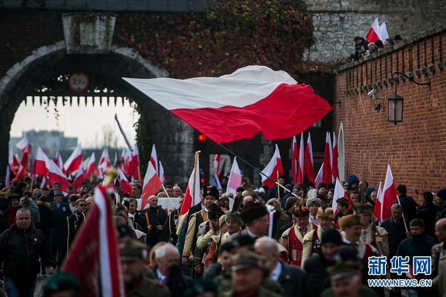 波兰多地民众举行独立日庆祝活动