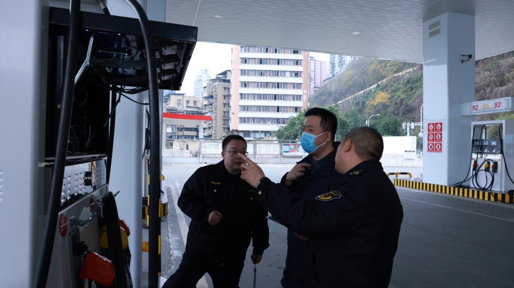 问题加油站作弊接二连三，“屡打屡偷”何以破局？