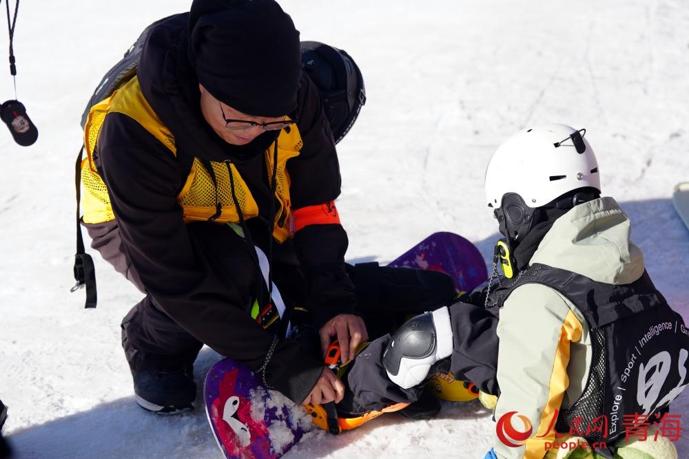 青海：赛事引流冰雪生金(图3)