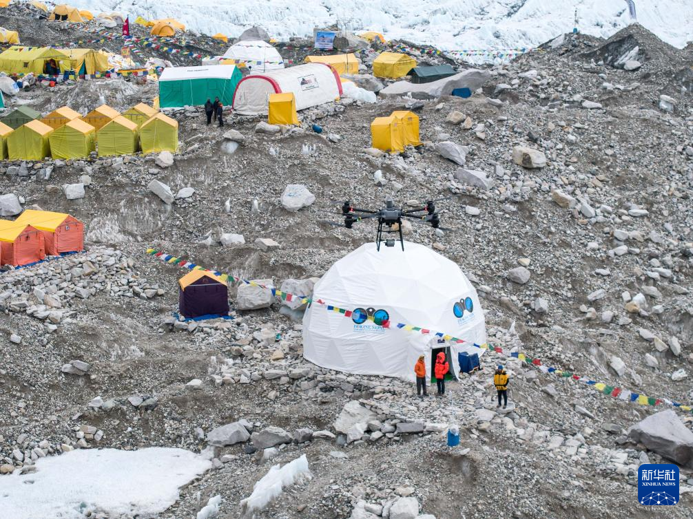 新华社发大疆高级企业战略总监兼新闻发言人张晓楠表示,大疆运载机在