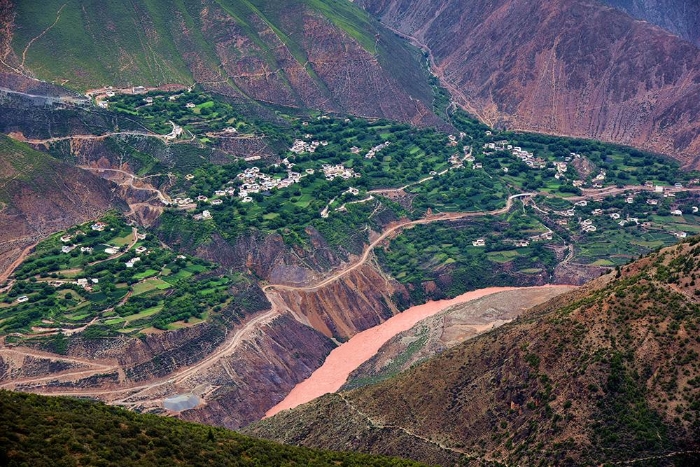 1559118571686446.jpg 德钦境内的澜沧江流域。张国华 摄DSC_2949_.jpg