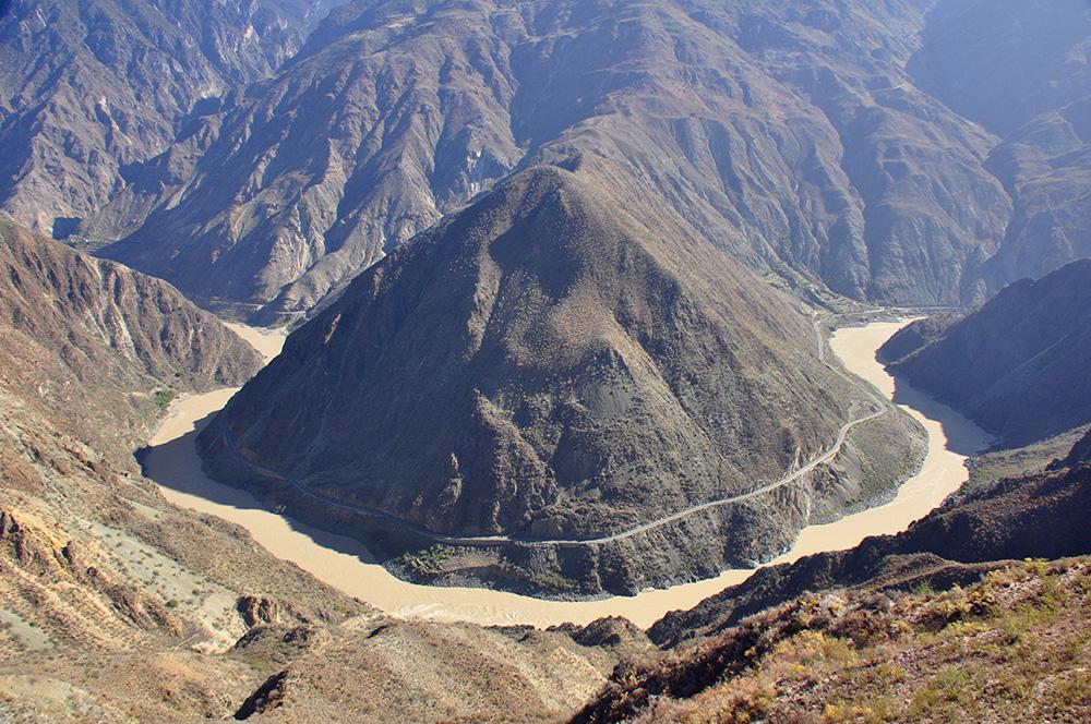 1559118633394444.jpg 金沙江月亮湾。(张国华 摄)_DSC2832_.jpg